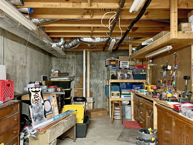 1102 Woodmont Cir, Franklin, KY 42134