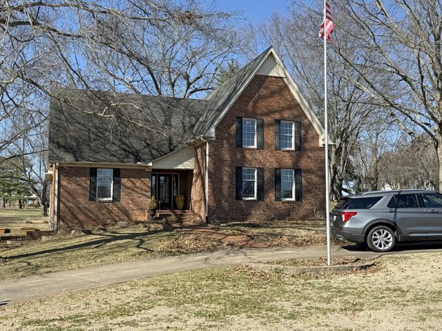 1102 Woodmont Cir, Franklin, KY 42134