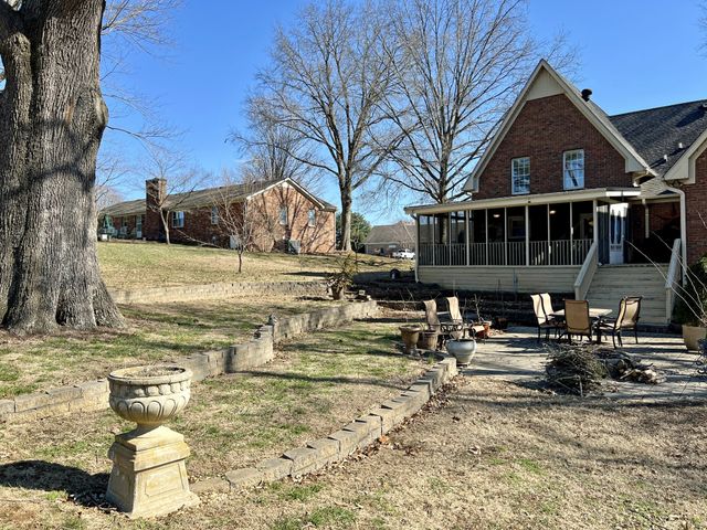 1102 Woodmont Cir, Franklin, KY 42134