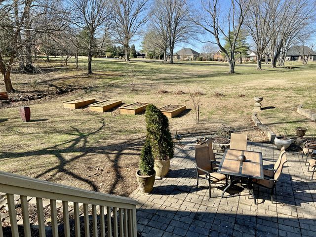 1102 Woodmont Cir, Franklin, KY 42134