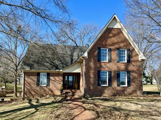 1102 Woodmont Cir, Franklin, KY 42134