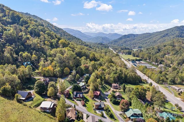 90 Appalachian Trail, Maggie Valley, NC 28751