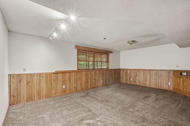 536 218th Avenue NE, East Bethel, MN 55011