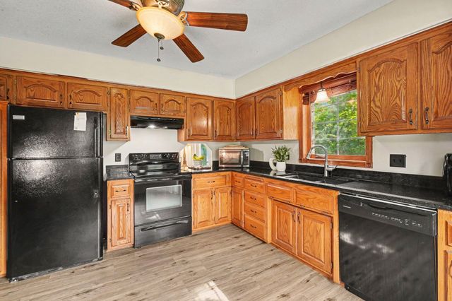 536 218th Avenue NE, East Bethel, MN 55011