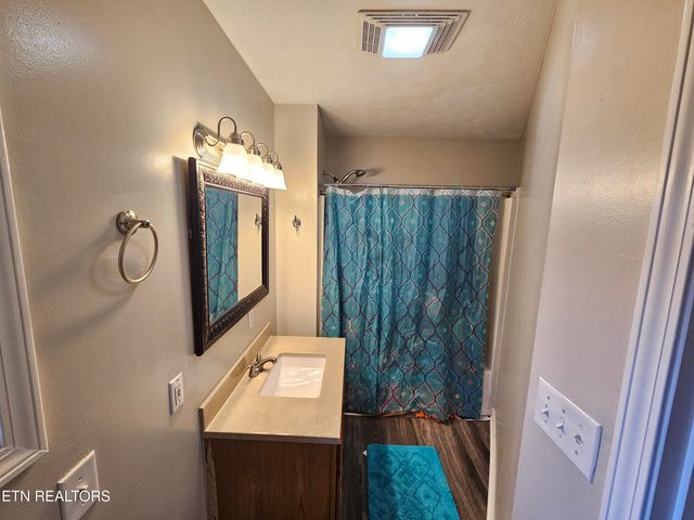 119 Banks Tr, Kodak, TN 37764