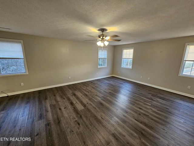 119 Banks Tr, Kodak, TN 37764