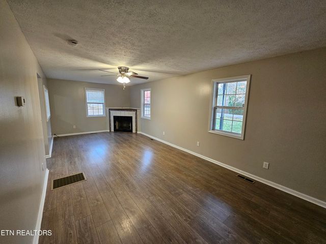 119 Banks Tr, Kodak, TN 37764