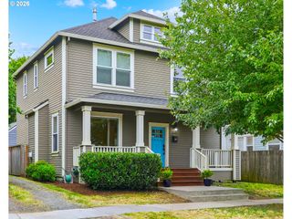 3262 Ne ROSA PARKS Way, Portland, OR 97211