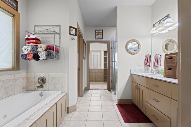 2243 Lower Waterfall Road, Grove, OK 74344