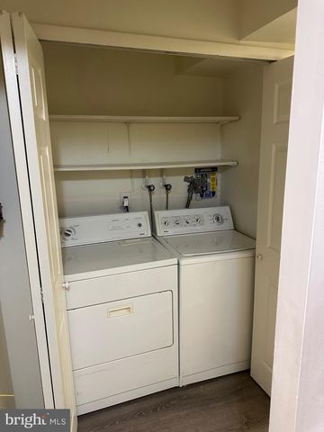 65 SANDRA RD, Voorhees, NJ 08043