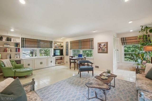 7 Warner Rd, Maplewood Twp., NJ 07040