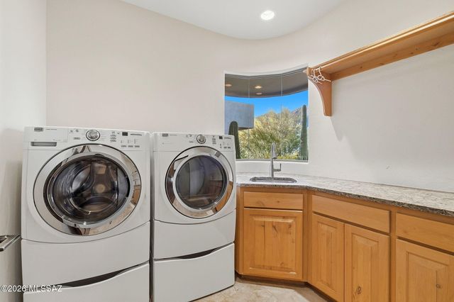 6211 N Paseo Zaldivar, Tucson, AZ 85750