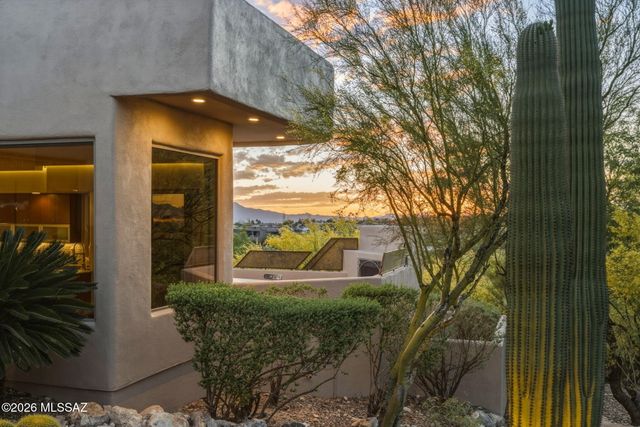 6211 N Paseo Zaldivar, Tucson, AZ 85750