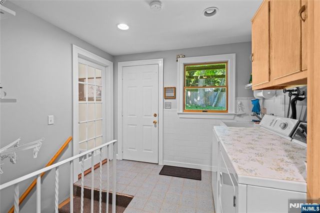 243 W Saddle River Road, Upper Saddle River, NJ 07458