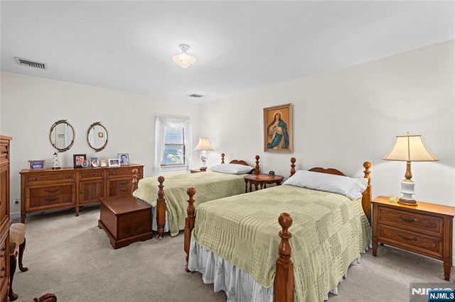 243 W Saddle River Road, Upper Saddle River, NJ 07458
