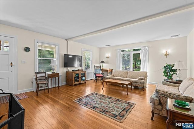 243 W Saddle River Road, Upper Saddle River, NJ 07458