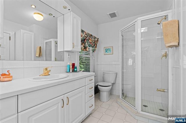 243 W Saddle River Road, Upper Saddle River, NJ 07458