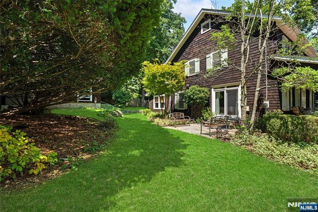 243 W Saddle River Road, Upper Saddle River, NJ 07458