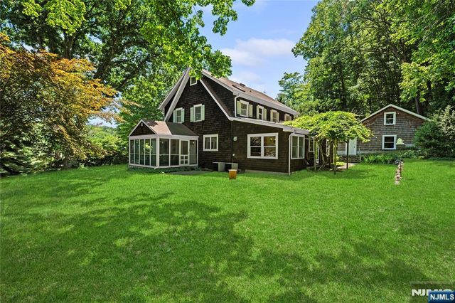 243 W Saddle River Road, Upper Saddle River, NJ 07458