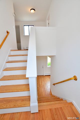 1 Meadow Court 1, Simsbury, CT 06070