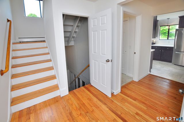 1 Meadow Court 1, Simsbury, CT 06070