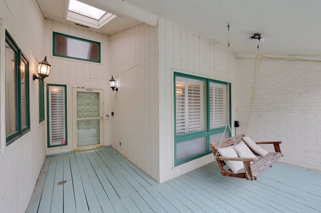 1405 Blackhill Court, Arlington, TX 76012