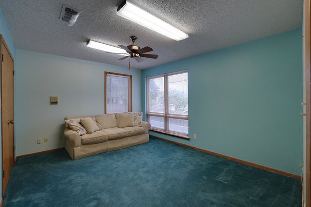 1405 Blackhill Court, Arlington, TX 76012