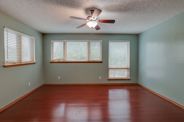 1405 Blackhill Court, Arlington, TX 76012