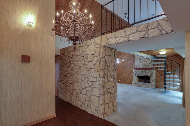 1405 Blackhill Court, Arlington, TX 76012