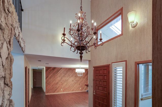 1405 Blackhill Court, Arlington, TX 76012