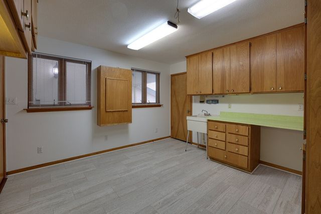 1405 Blackhill Court, Arlington, TX 76012