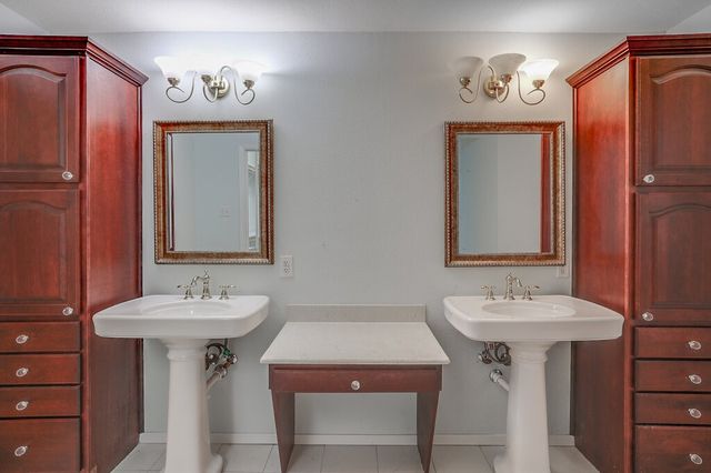 1405 Blackhill Court, Arlington, TX 76012