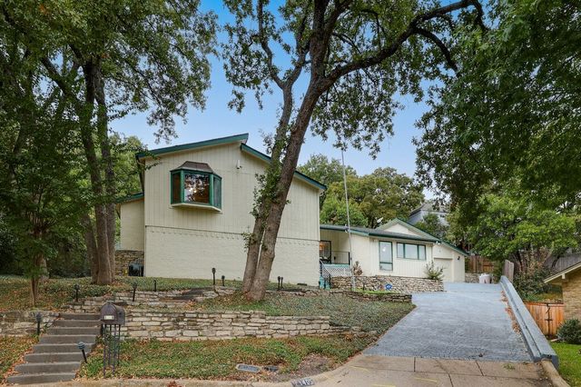 1405 Blackhill Court, Arlington, TX 76012