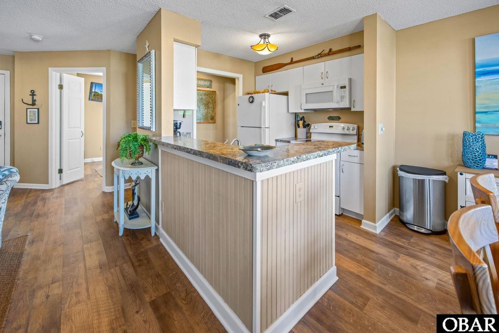 Image 15 of property listing at 612 Pirates Way # 612B, Manteo, NC 27954