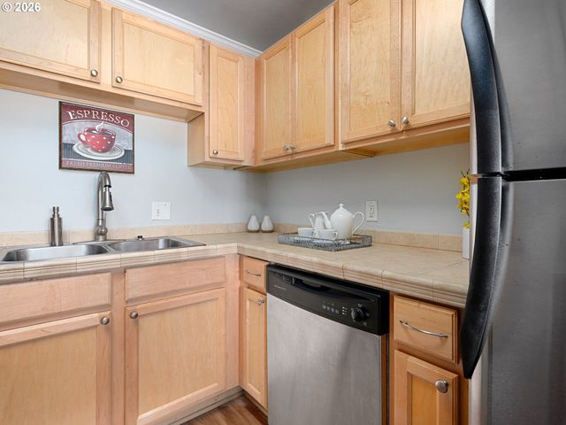 2155 Ne WEIDLER St, Portland, OR 97232
