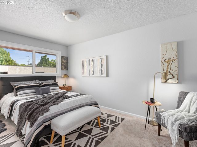2155 Ne WEIDLER St, Portland, OR 97232
