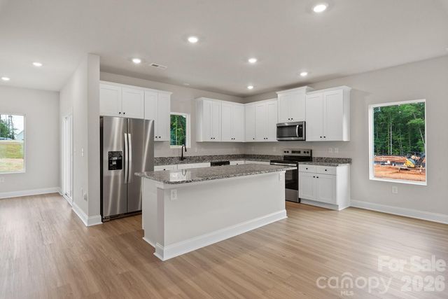 6710 Fairford Drive, Charlotte, NC 28215