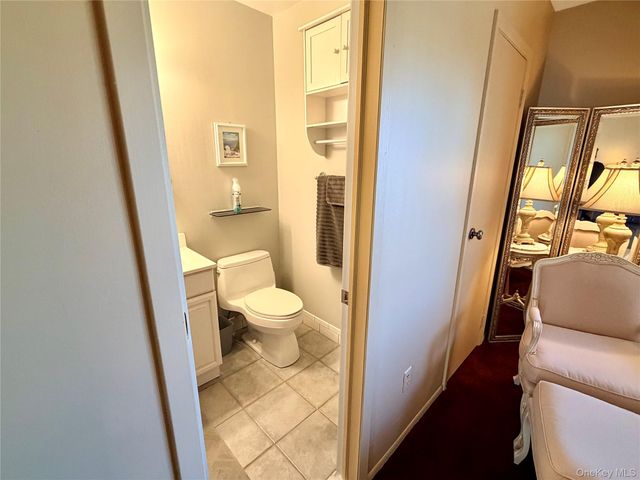 81 Stanford Court B, Wantagh, NY 11793