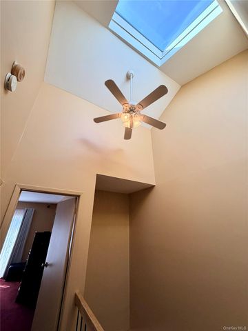 81 Stanford Court B, Wantagh, NY 11793