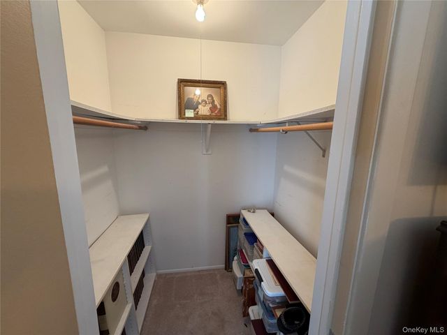 81 Stanford Court B, Wantagh, NY 11793