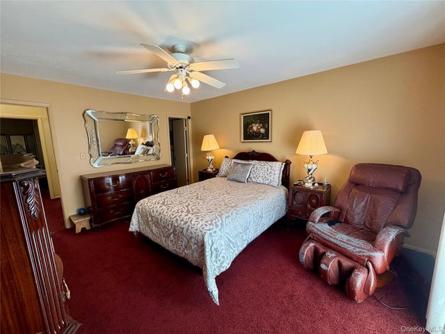 81 Stanford Court B, Wantagh, NY 11793