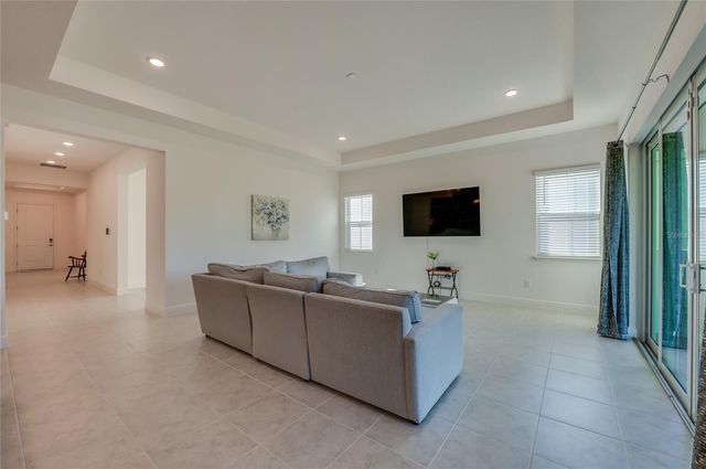 1018 FLOPSHOT CIRCLE, Daytona Beach, FL 32124