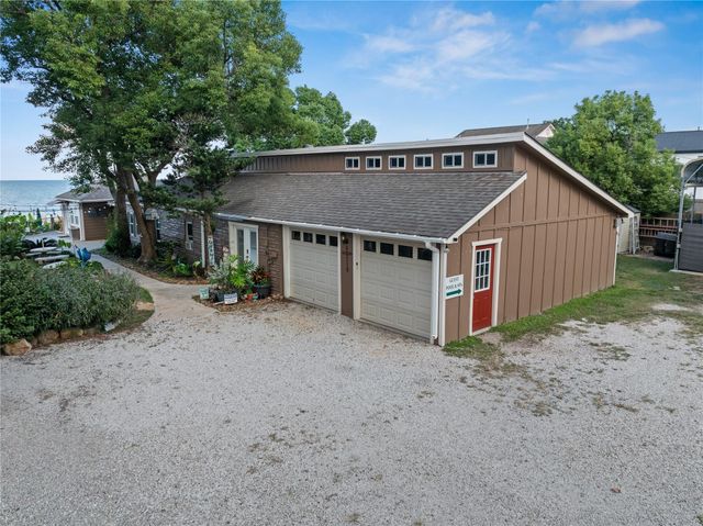 3709 Bayshore Drive 1-11, Bacliff, TX 77518