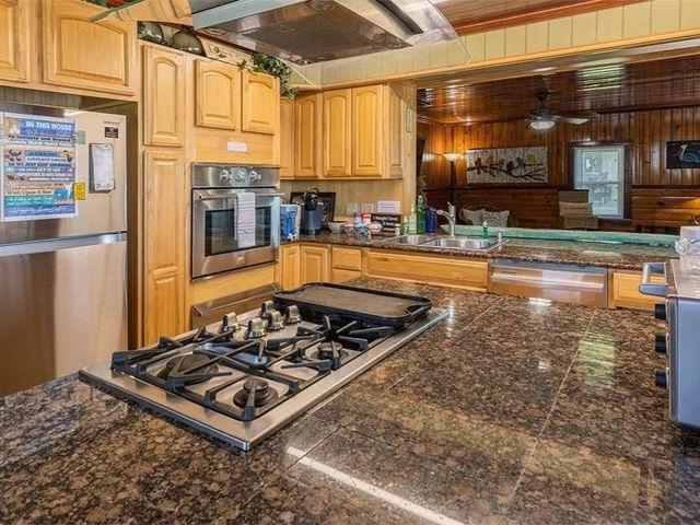 3709 Bayshore Drive 1-11, Bacliff, TX 77518