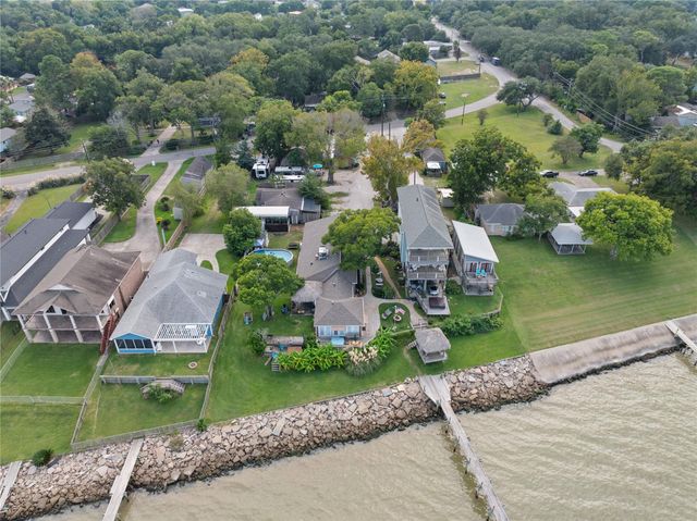 3709 Bayshore Drive 1-11, Bacliff, TX 77518