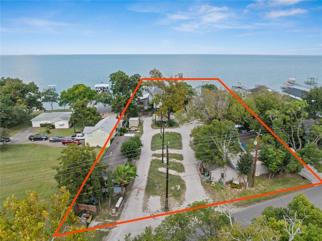 3709 Bayshore Drive 1-11, Bacliff, TX 77518