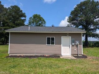 9302 Windsor BLVD, Windsor, VA 23487
