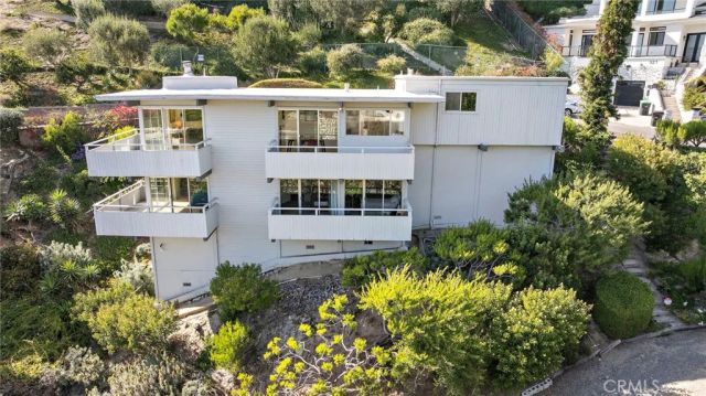 888 Summit Drive, Laguna Beach, CA 92651