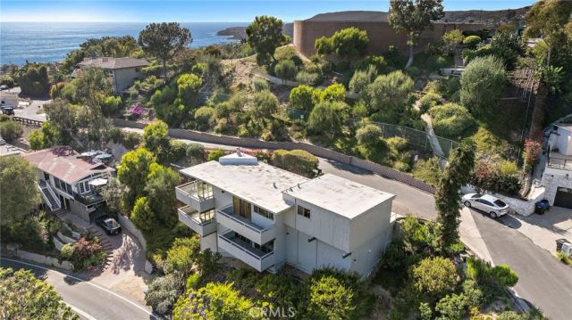 888 Summit Drive, Laguna Beach, CA 92651