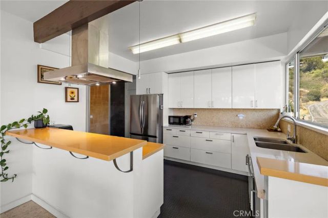 888 Summit Drive, Laguna Beach, CA 92651